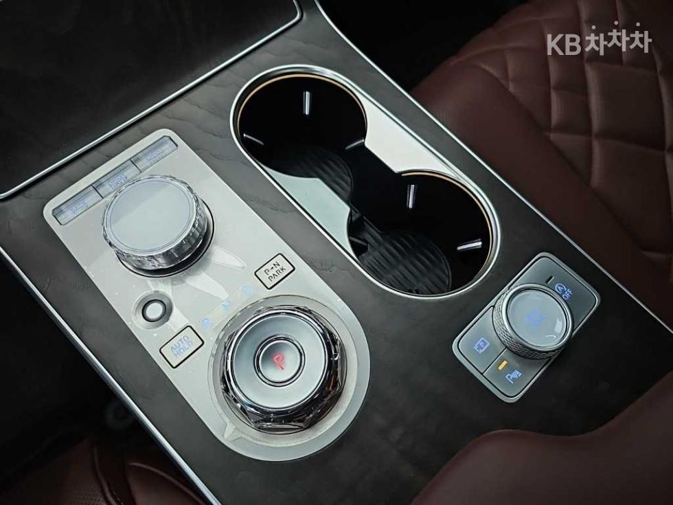 2024 Genesis GV80 photo
