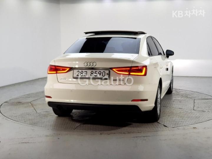 Audi A3 NEW 25 TDI Dynamic 8V 4