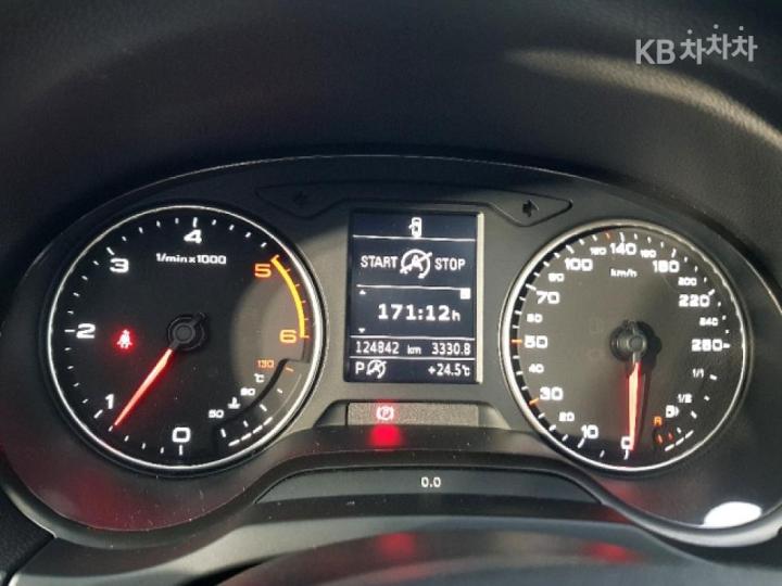 Audi A3 NEW 25 TDI Dynamic 8V 8