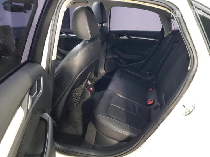 Audi A3 NEW 25 TDI Dynamic 8V 10