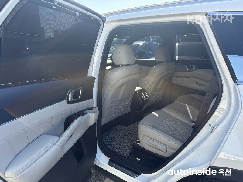 2023 - kia sorento