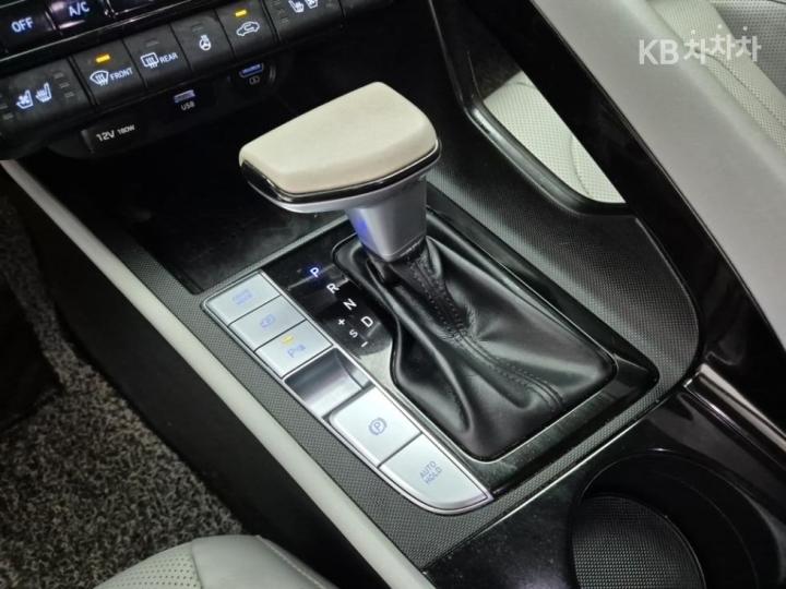 Hyundai Avante CN7 1.6 Gasoline Inspiration 9