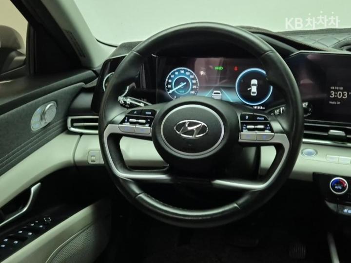 Hyundai Avante CN7 1.6 Gasoline Inspiration 10