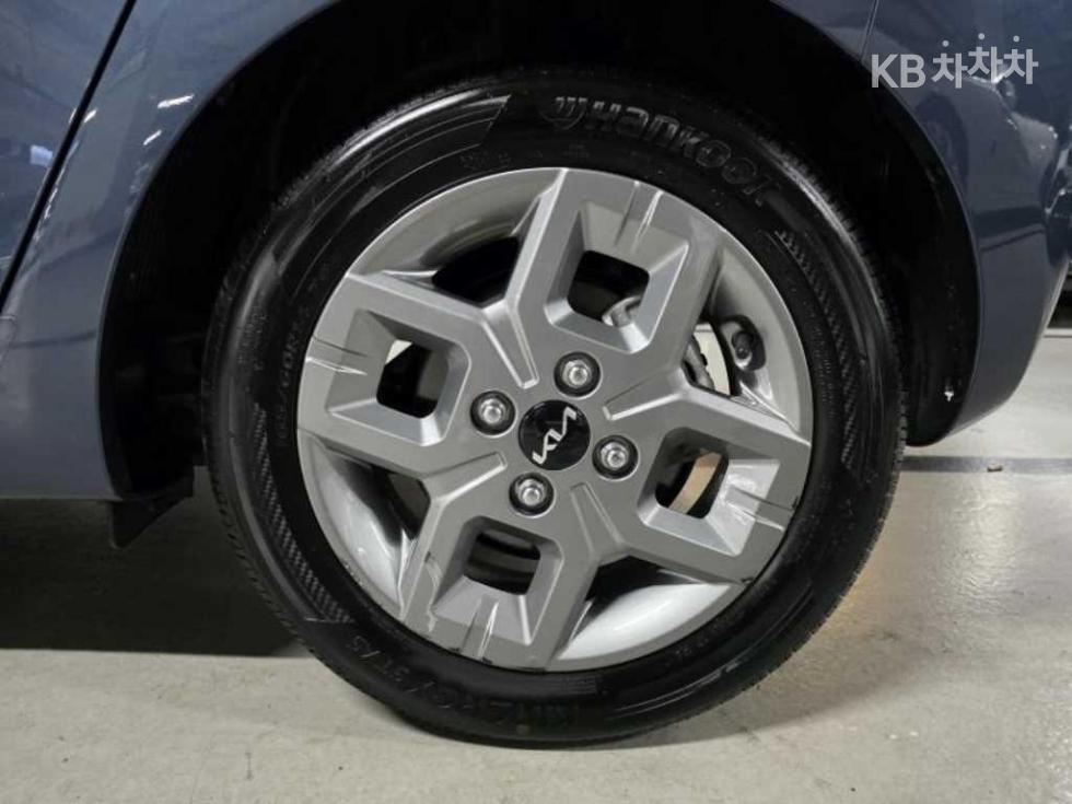 2025 - kia kia