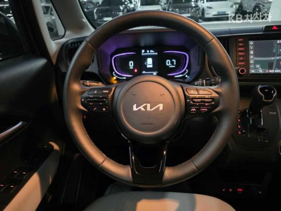 2025 - kia kia