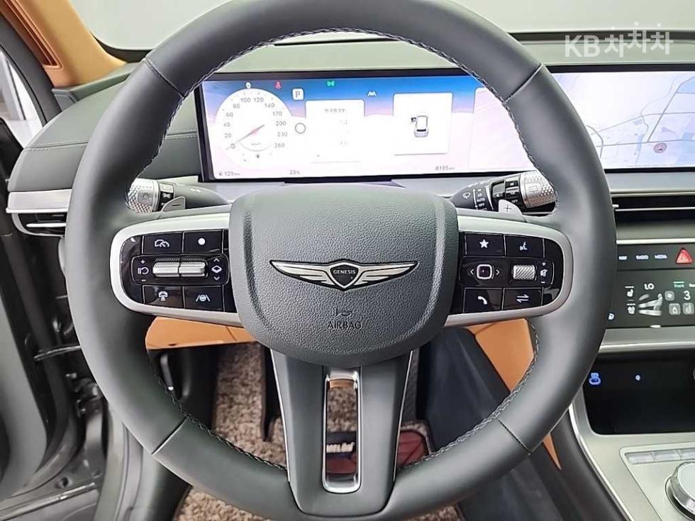 2025 Genesis GV80 photo