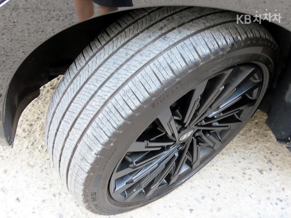 2025 Hyundai MX5 photo