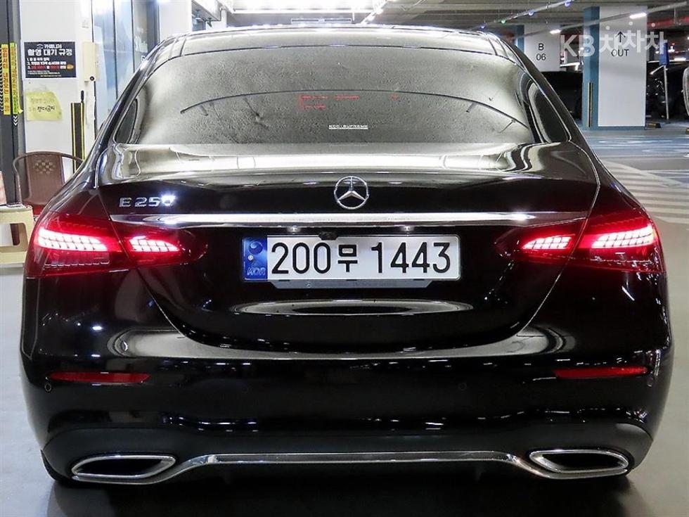 2023 Mercedes-Benz E (W213) photo