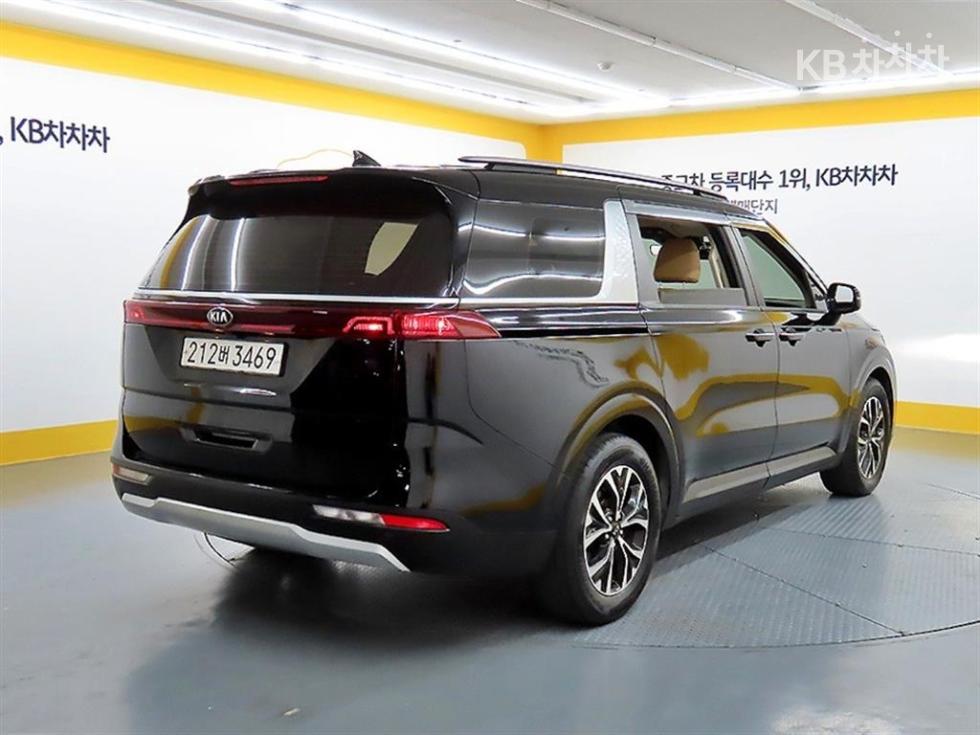 2021 - kia carnival