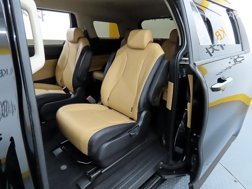 2021 - kia carnival
