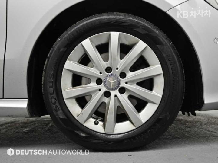 Mercedes-Benz A-Class A200 W176 6