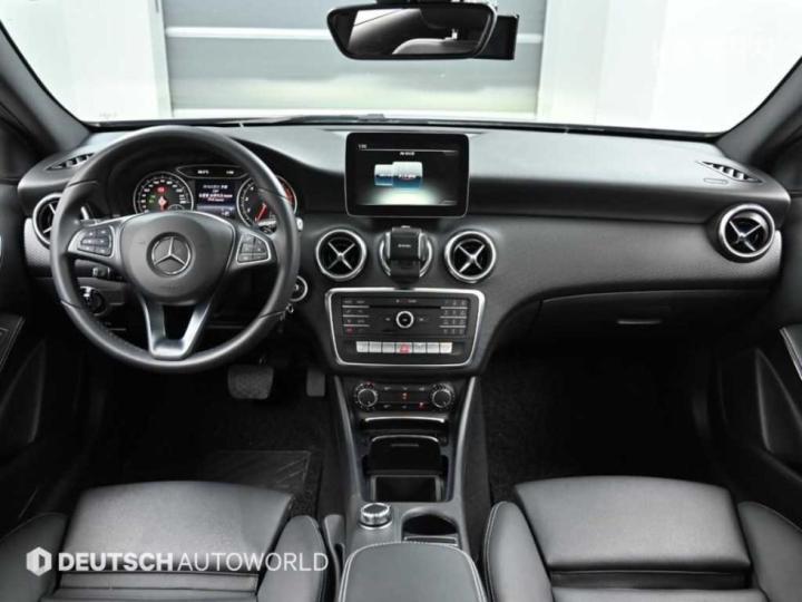 Mercedes-Benz A-Class A200 W176 8