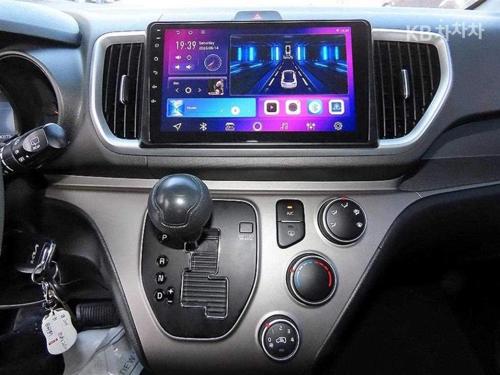 2022 - kia ray