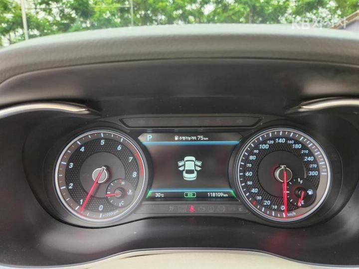 Genesis G70 2.0T AWD Sport Package 6