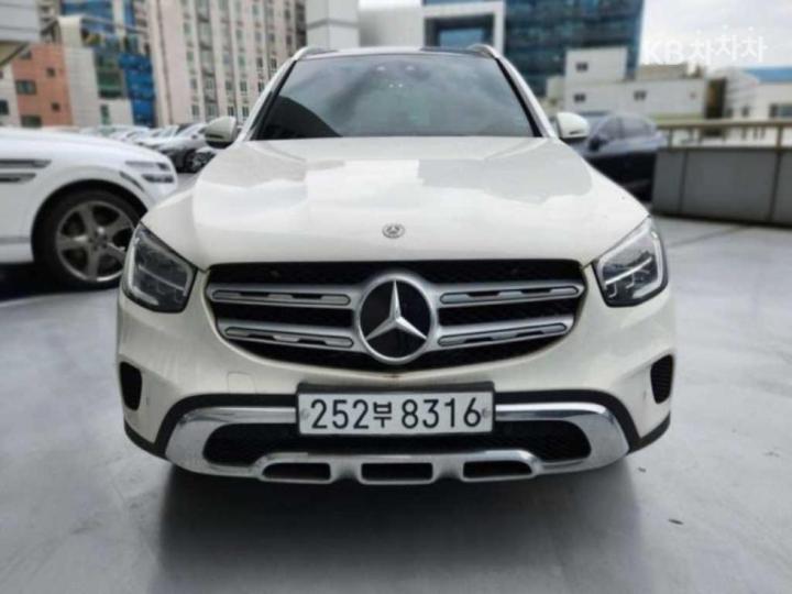 Mercedes-Benz GLC-Class X253 300 4Matic Base Type