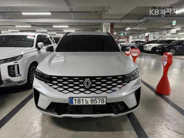 Renault Koleos E-Tech Hybrid Iconic