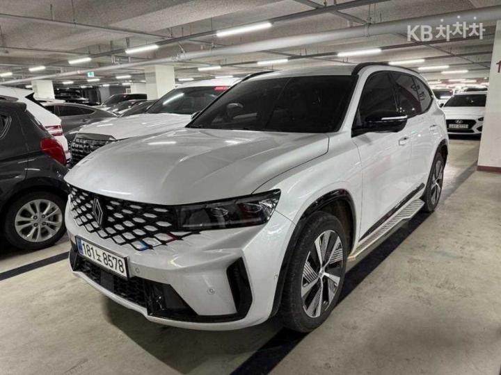 Renault Koleos E-Tech Hybrid Iconic 3