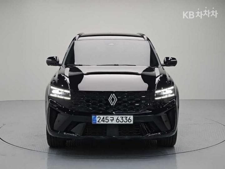 Renault Koleos E-Tech Hybrid Iconic 3