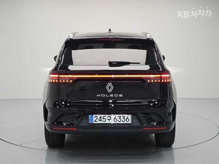 Renault Koleos E-Tech Hybrid Iconic 4