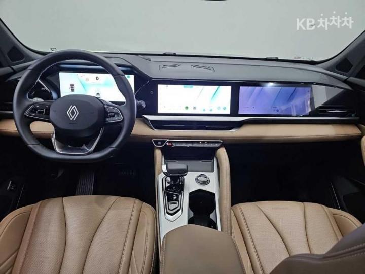 Renault Koleos E-Tech Hybrid Iconic 8