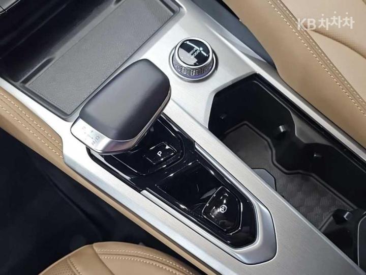 Renault Koleos E-Tech Hybrid Iconic 9
