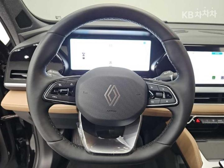 Renault Koleos E-Tech Hybrid Iconic 10