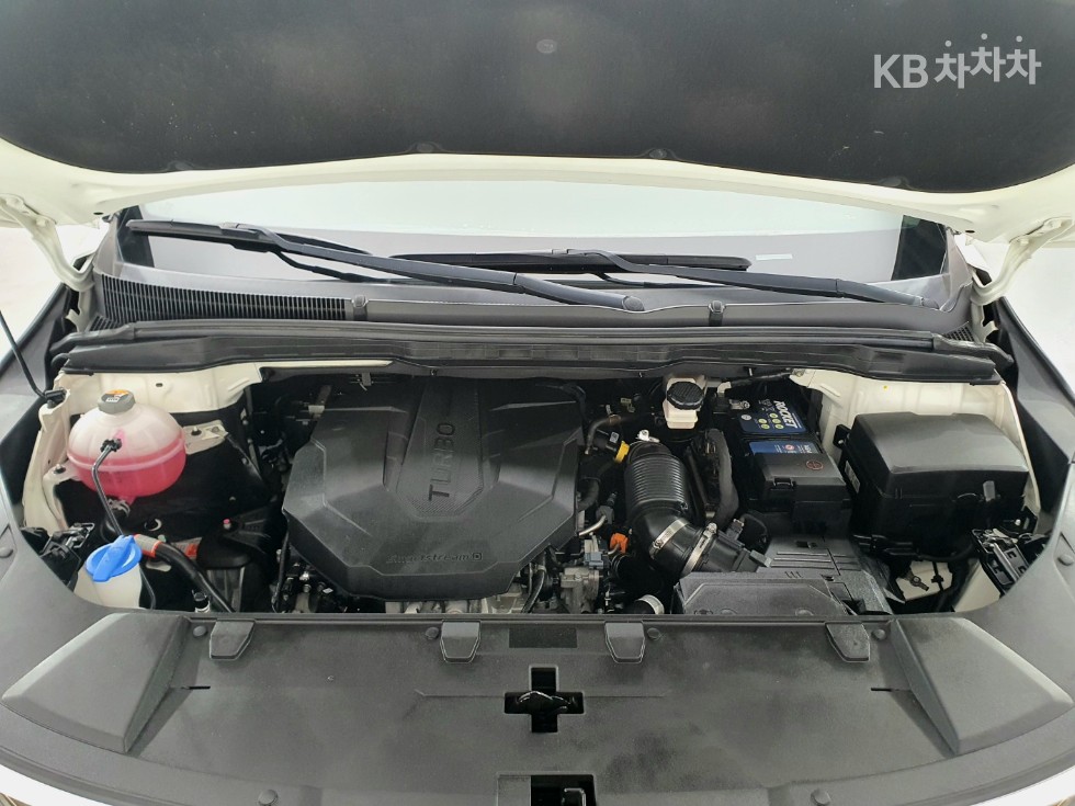 Kia Carnival — miniaturë 7