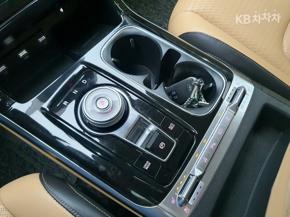 Kia Carnival — miniaturë 9