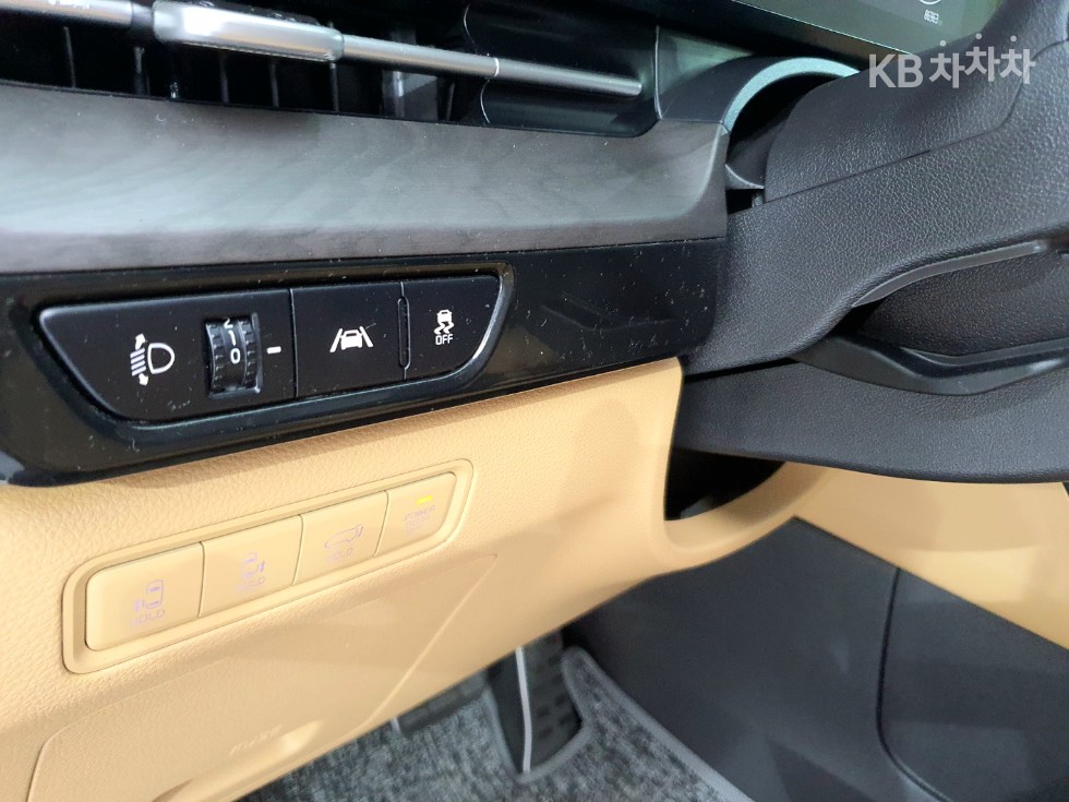 Kia Carnival — miniaturë 10