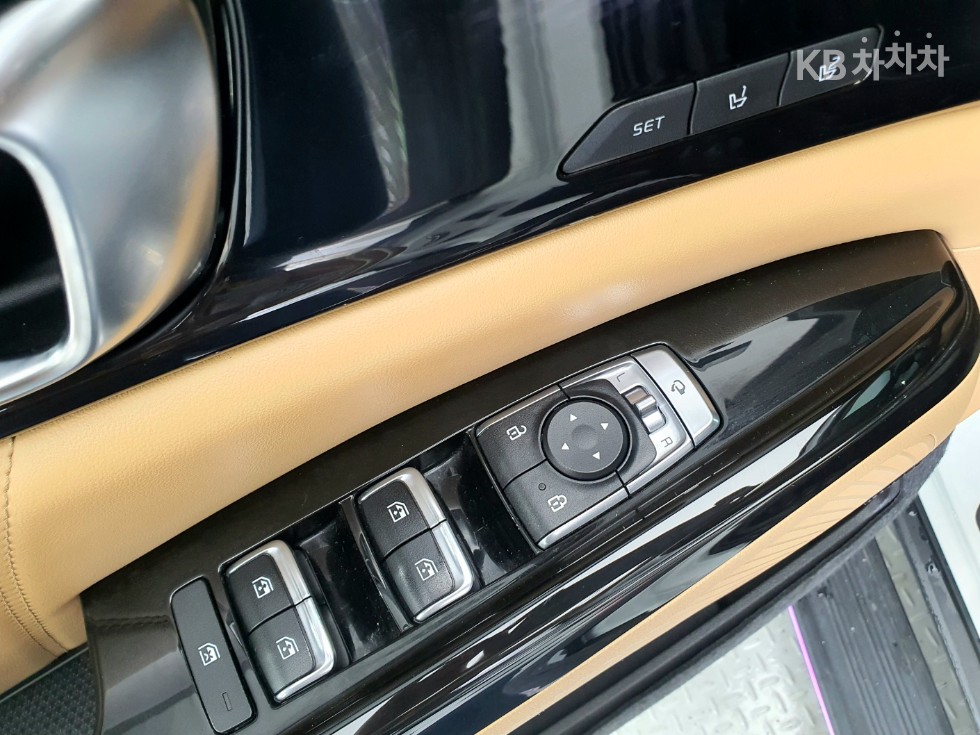 Kia Carnival — miniaturë 11