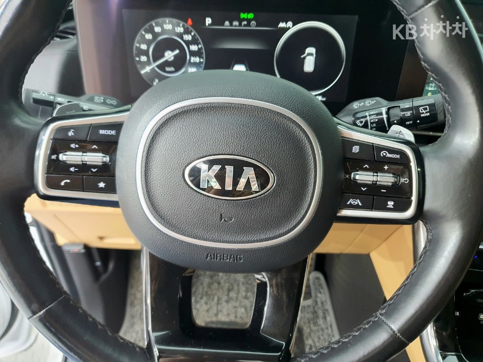 Kia Carnival — miniaturë 15