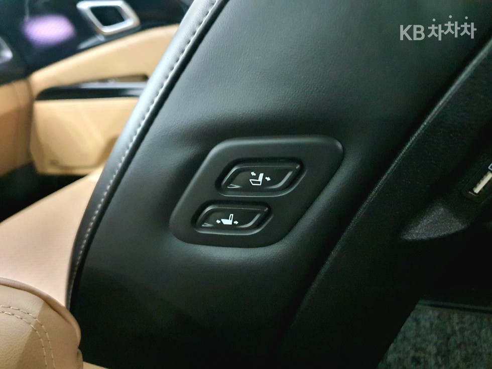 Kia Carnival — miniaturë 25