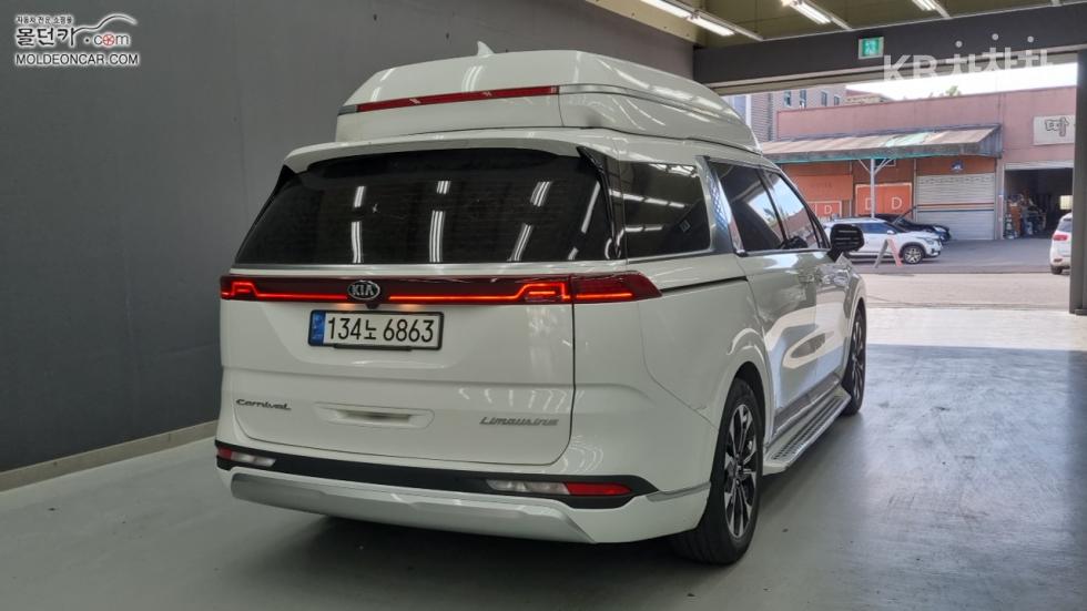 2021 - kia carnival