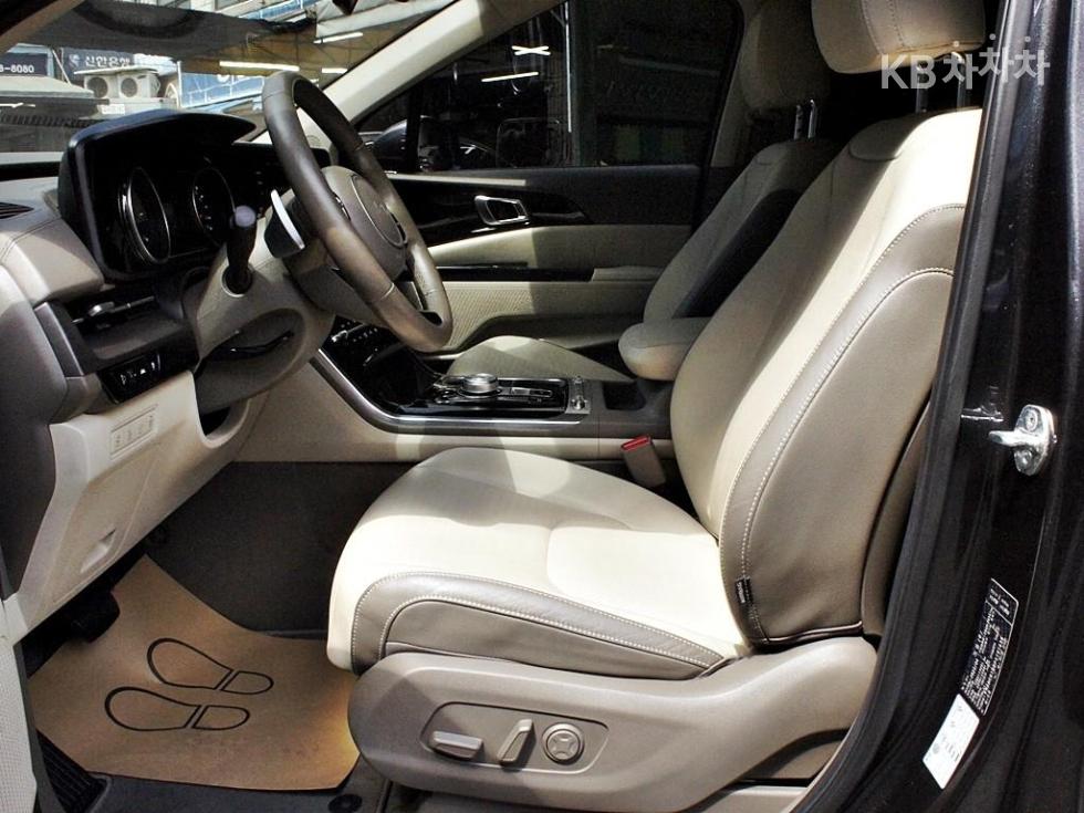 2023 - kia carnival