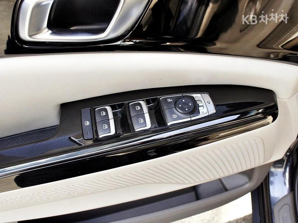 2023 - kia carnival