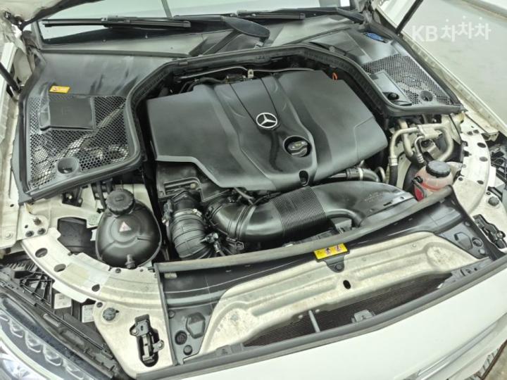 Mercedes-Benz C-Class C220 d 7