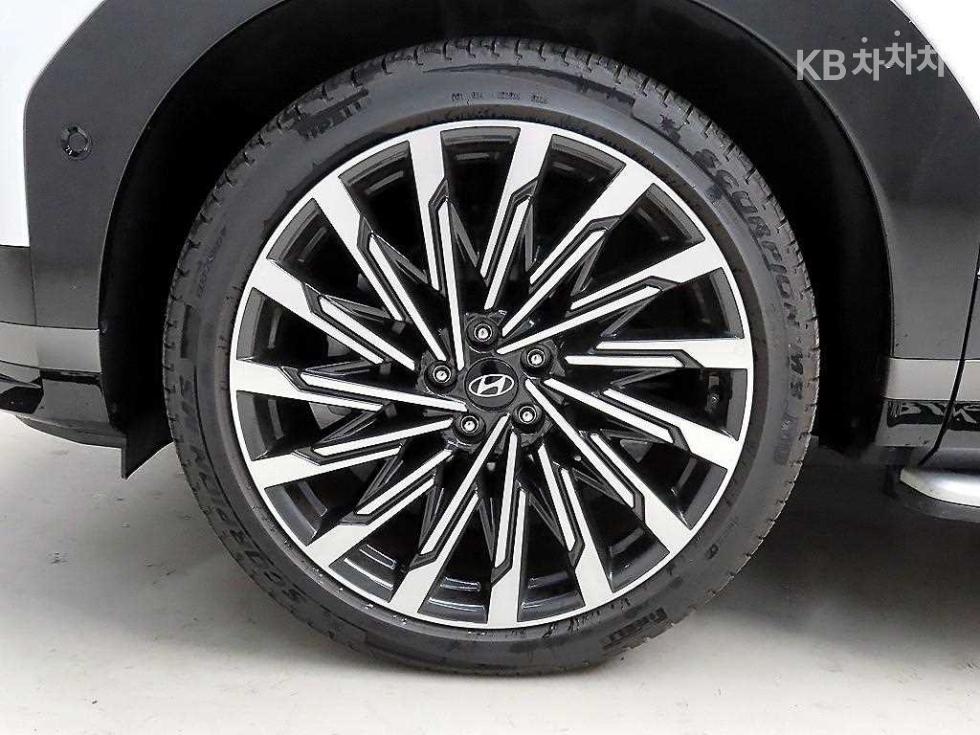 2025 Hyundai MX5 photo