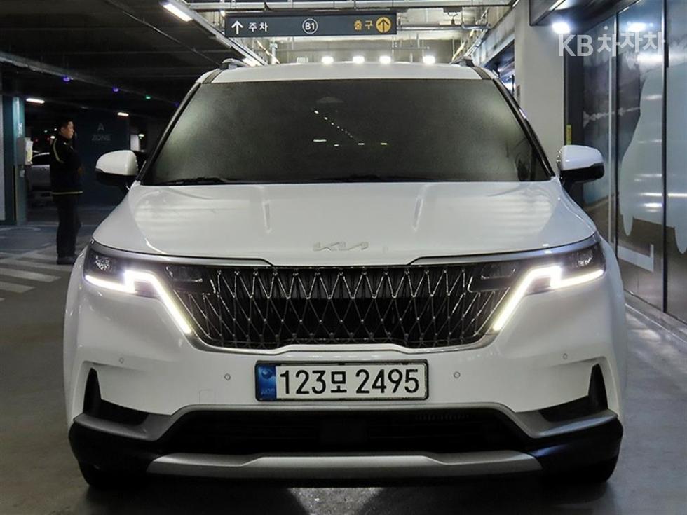 2022 - kia carnival