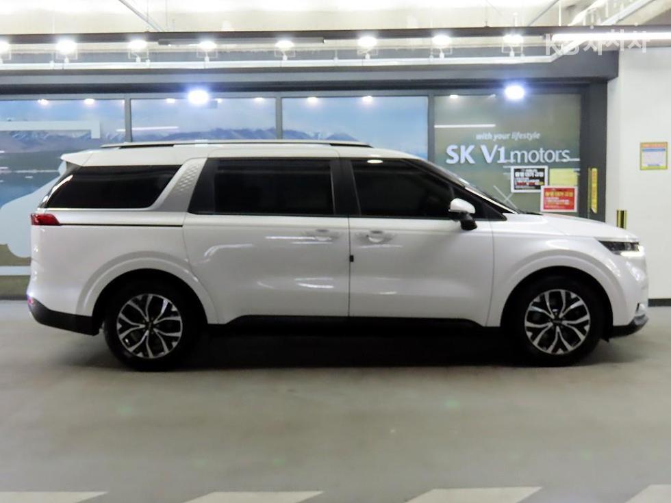 2022 - kia carnival