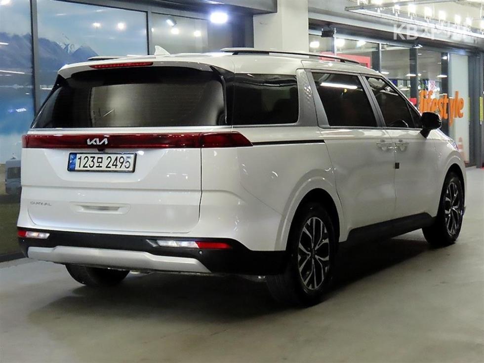 2022 - kia carnival