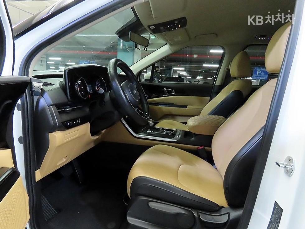 2022 - kia carnival