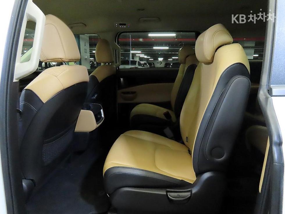 2022 - kia carnival
