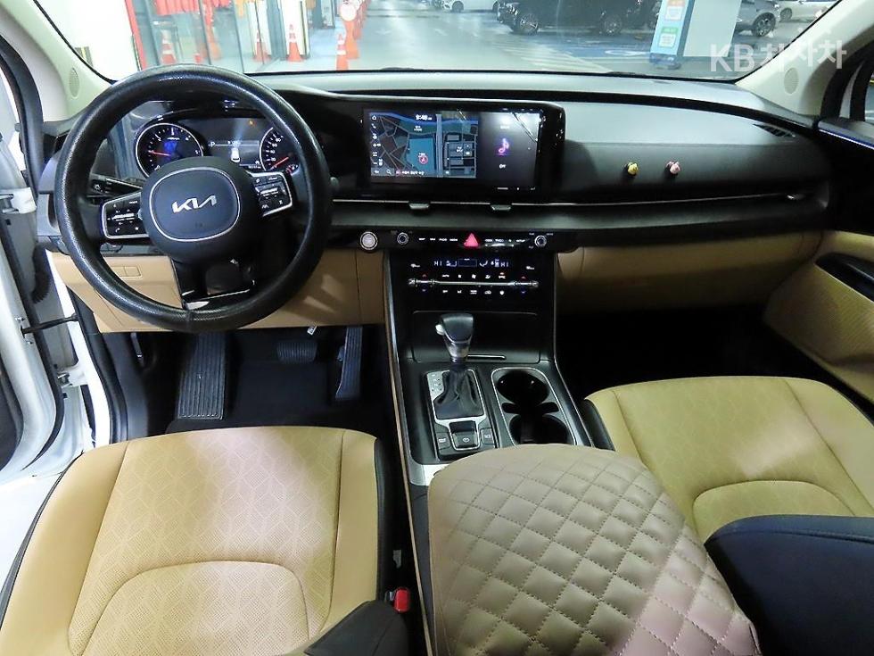 2022 - kia carnival