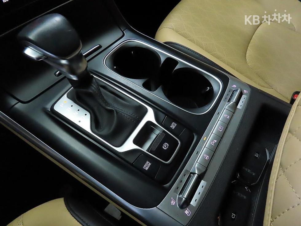 2022 - kia carnival