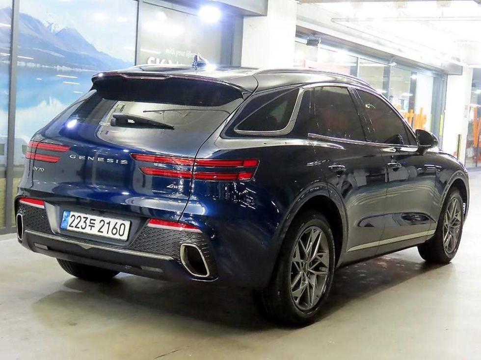 2022 Genesis GV70 photo