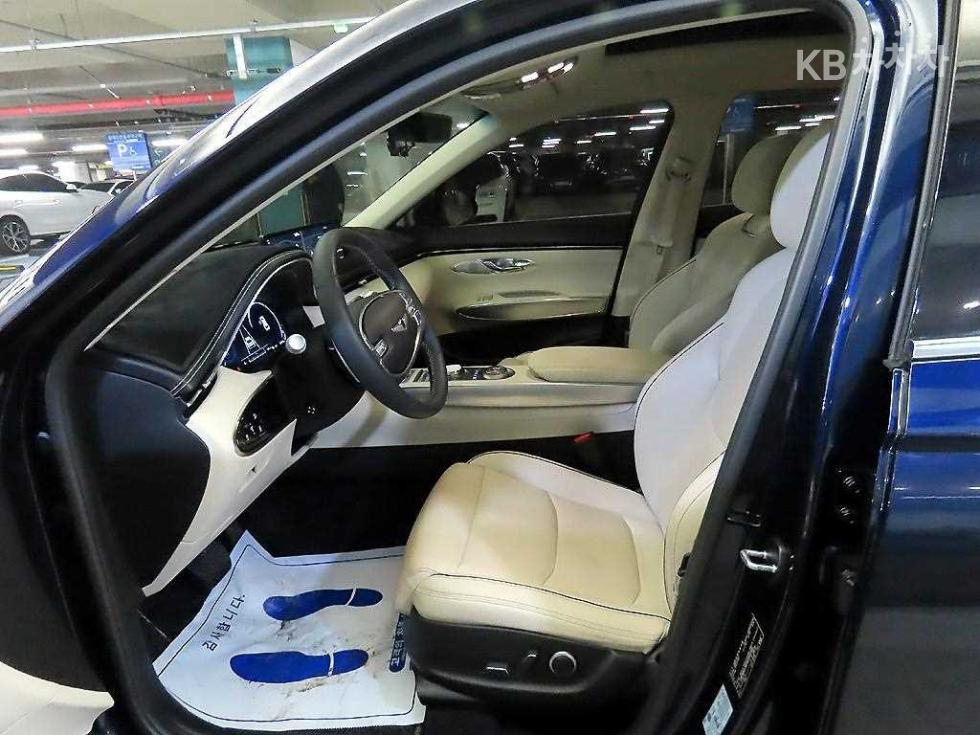 2022 Genesis GV70 photo
