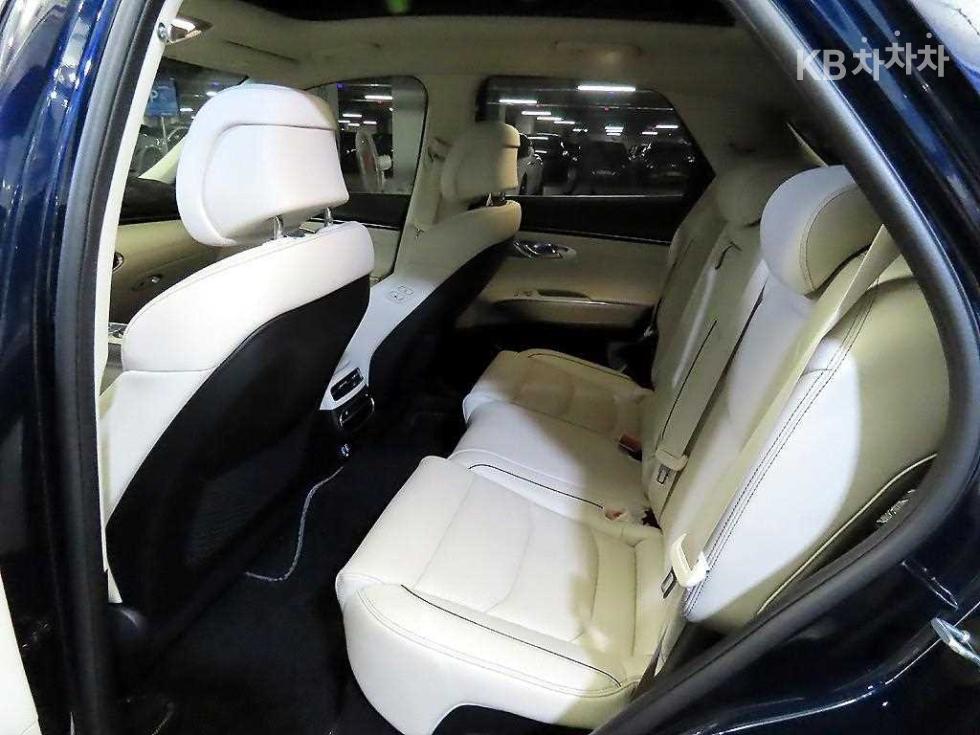 2022 Genesis GV70 photo