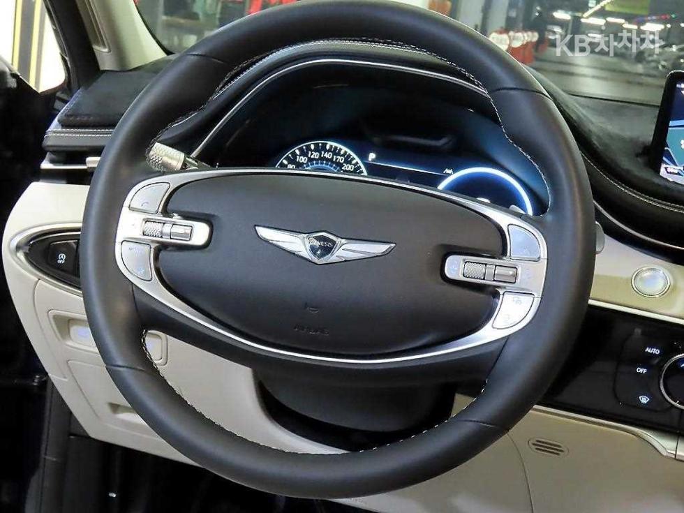 2022 Genesis GV70 photo