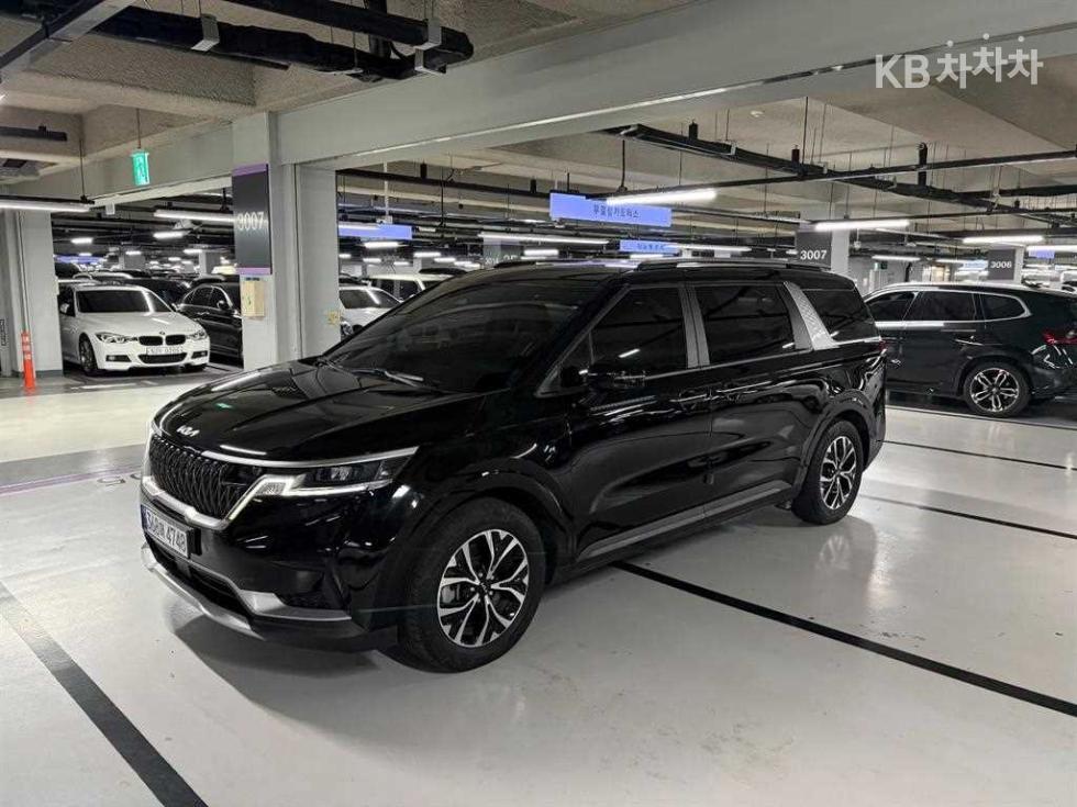 2023 - kia carnival