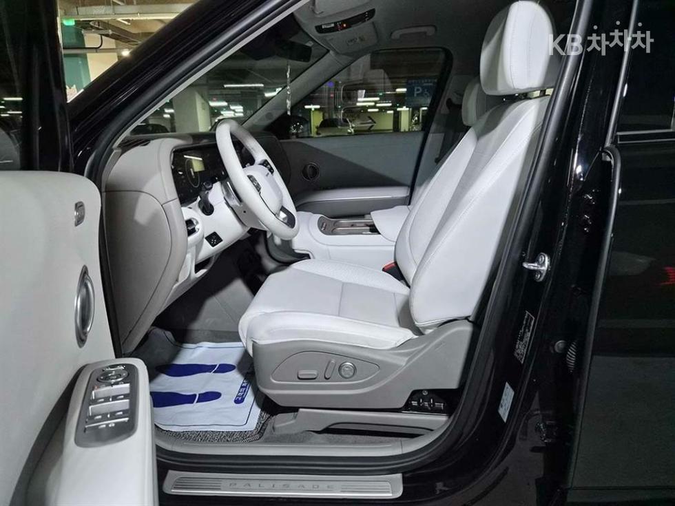 2025 Hyundai Used Car photo